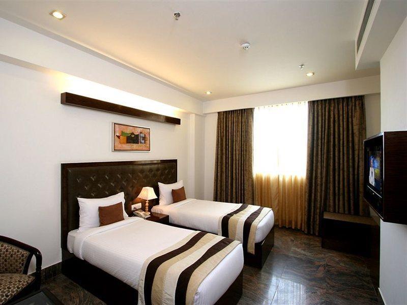Taurus Sarovar Portico Neu-Delhi Exterior foto