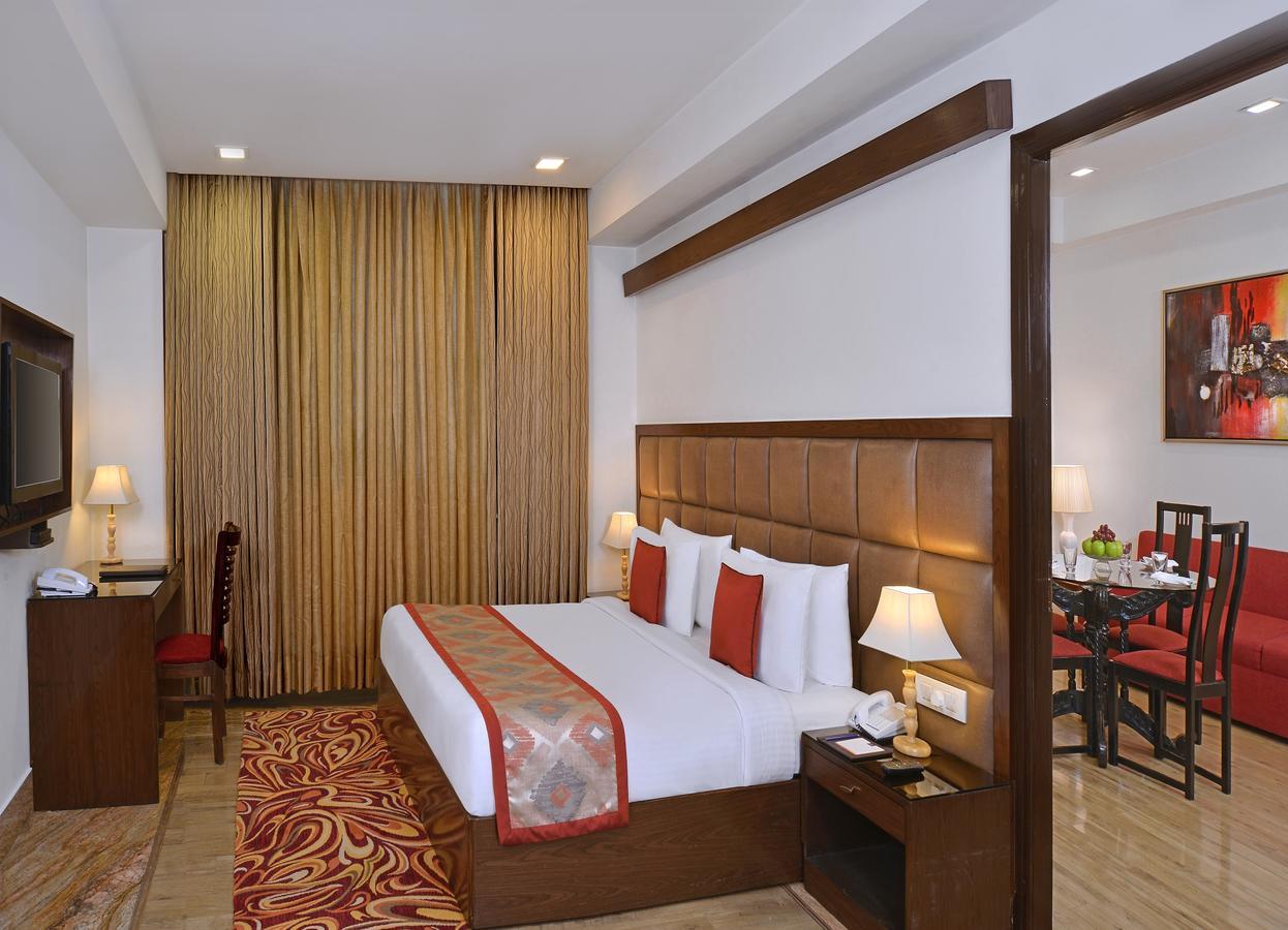 Taurus Sarovar Portico Neu-Delhi Exterior foto