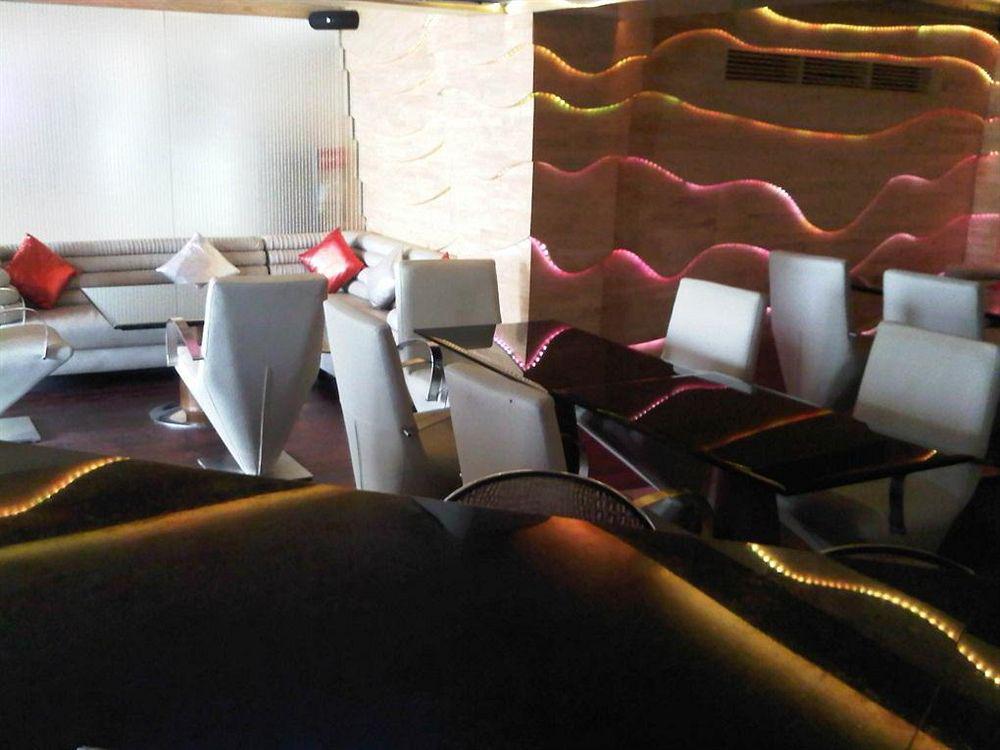 Taurus Sarovar Portico Neu-Delhi Exterior foto